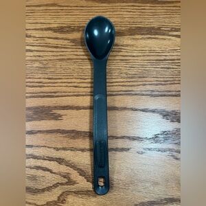 Vintage RUBBERMAID Black Hard Plastic Solid Spoon Server Kitchen Utensil #1973